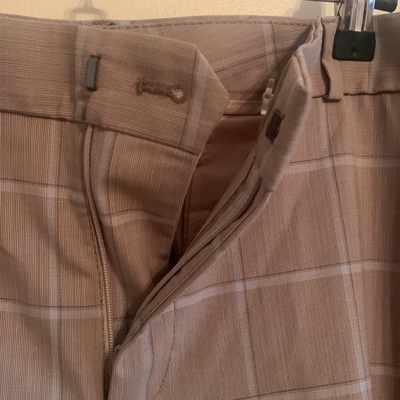 Banana Republic Logan Style Lightweight Trouser Pant - Picture 4 of 9